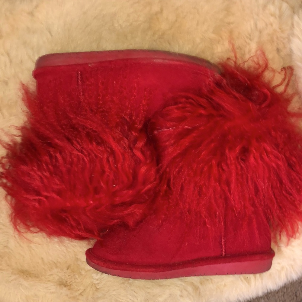 Furry red bear paws